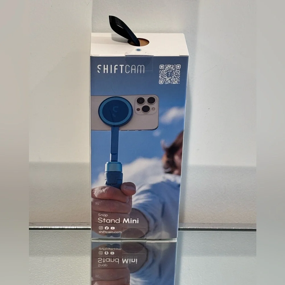 NWT Blue Snap Stand Mini for Smartphones
